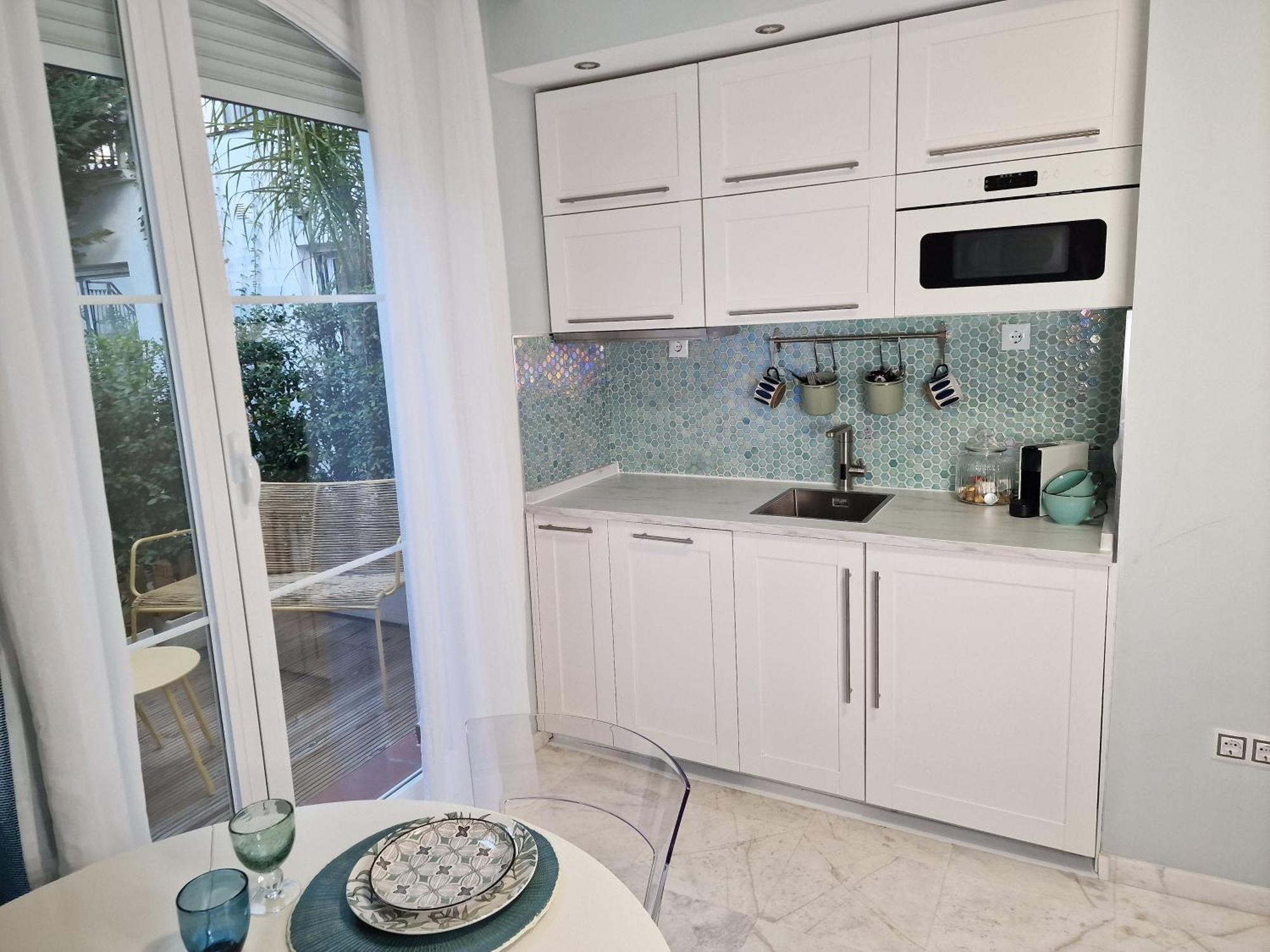 شقة Sun & Palms - Cozy Flat In Quiet Neighbourhood With A Great Pool Area مالقة المظهر الخارجي الصورة
