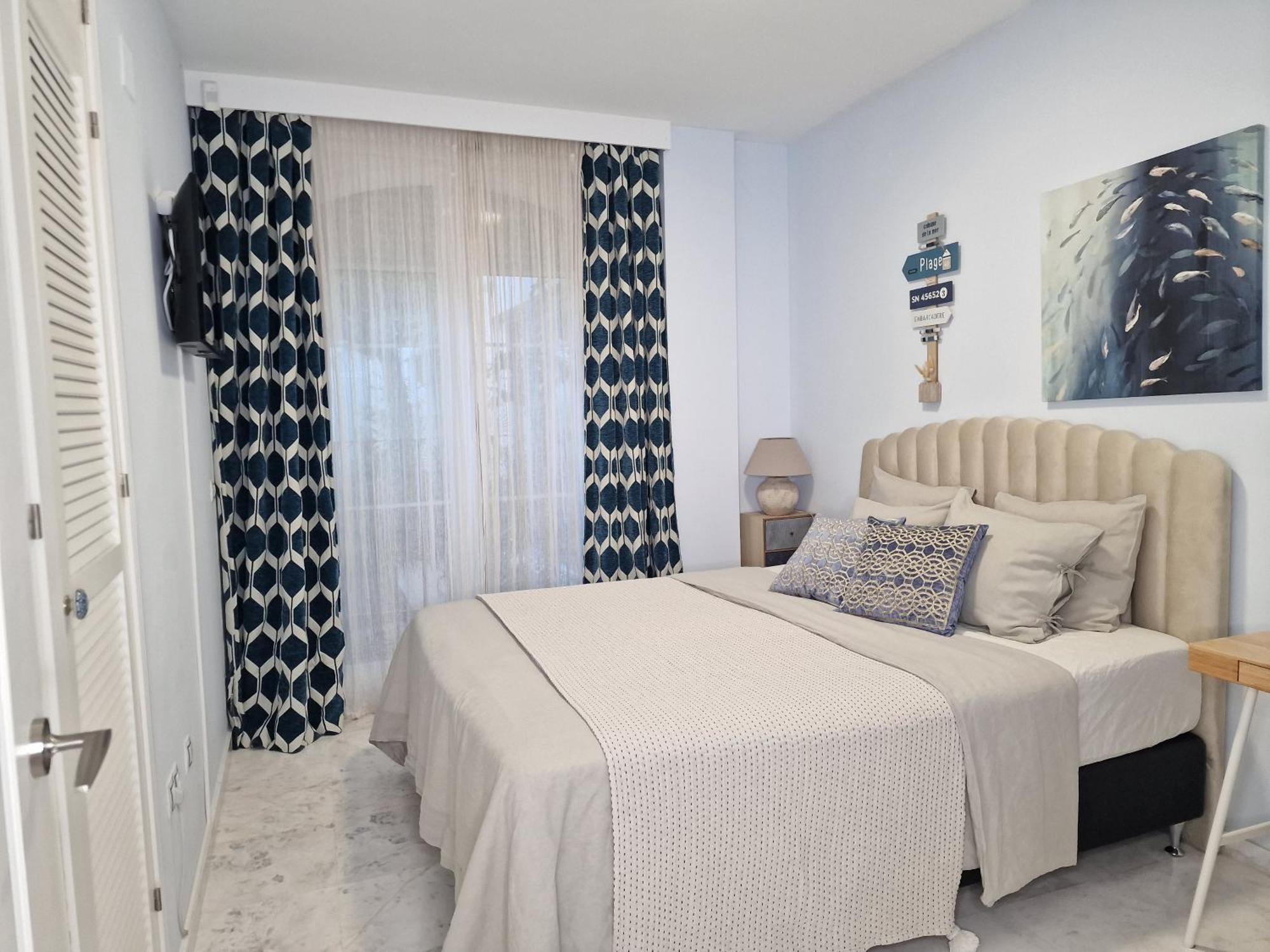 شقة Sun & Palms - Cozy Flat In Quiet Neighbourhood With A Great Pool Area مالقة المظهر الخارجي الصورة