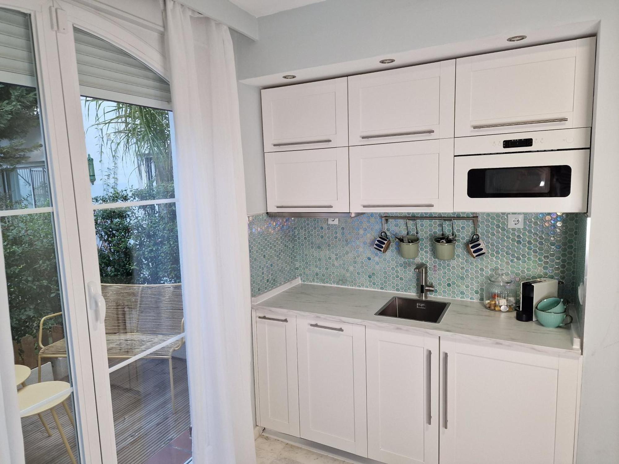 شقة Sun & Palms - Cozy Flat In Quiet Neighbourhood With A Great Pool Area مالقة المظهر الخارجي الصورة