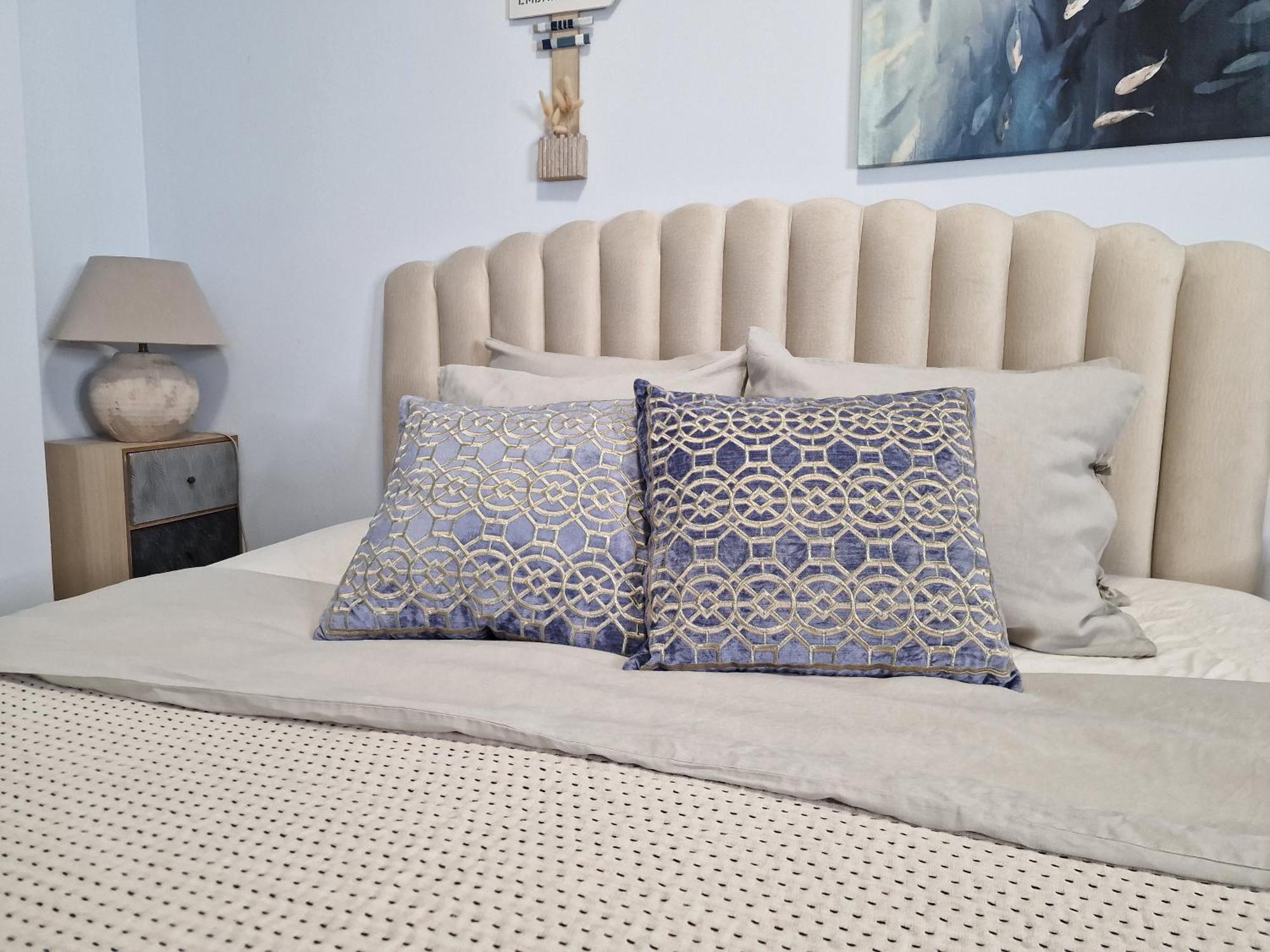 شقة Sun & Palms - Cozy Flat In Quiet Neighbourhood With A Great Pool Area مالقة المظهر الخارجي الصورة