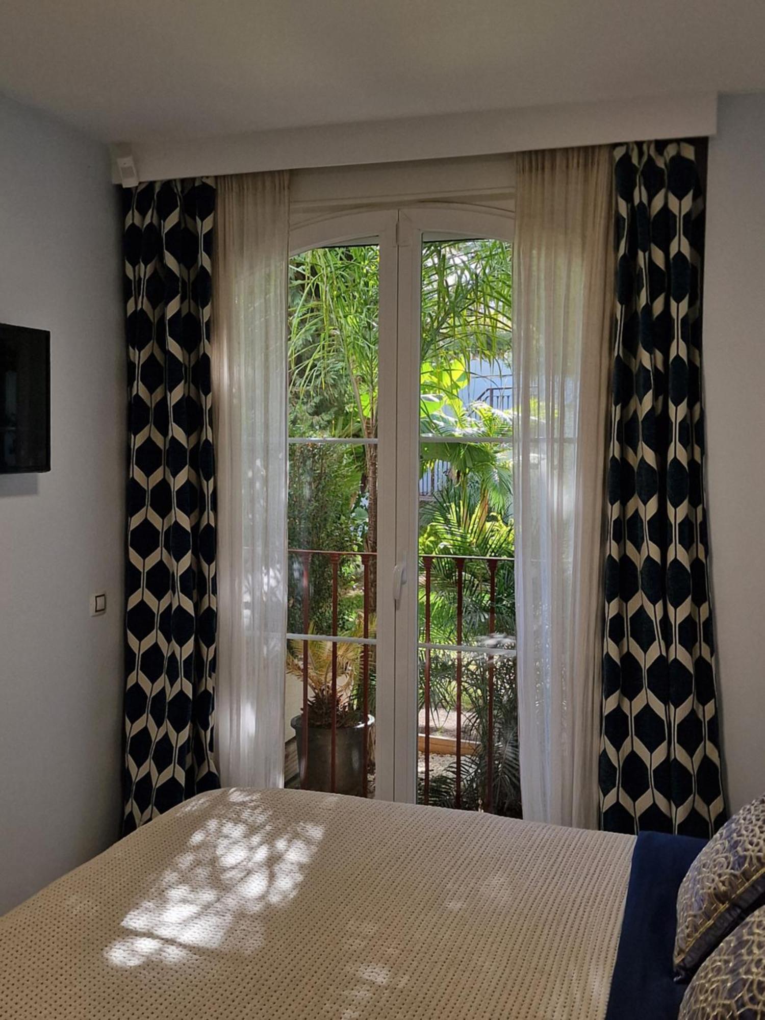 شقة Sun & Palms - Cozy Flat In Quiet Neighbourhood With A Great Pool Area مالقة المظهر الخارجي الصورة