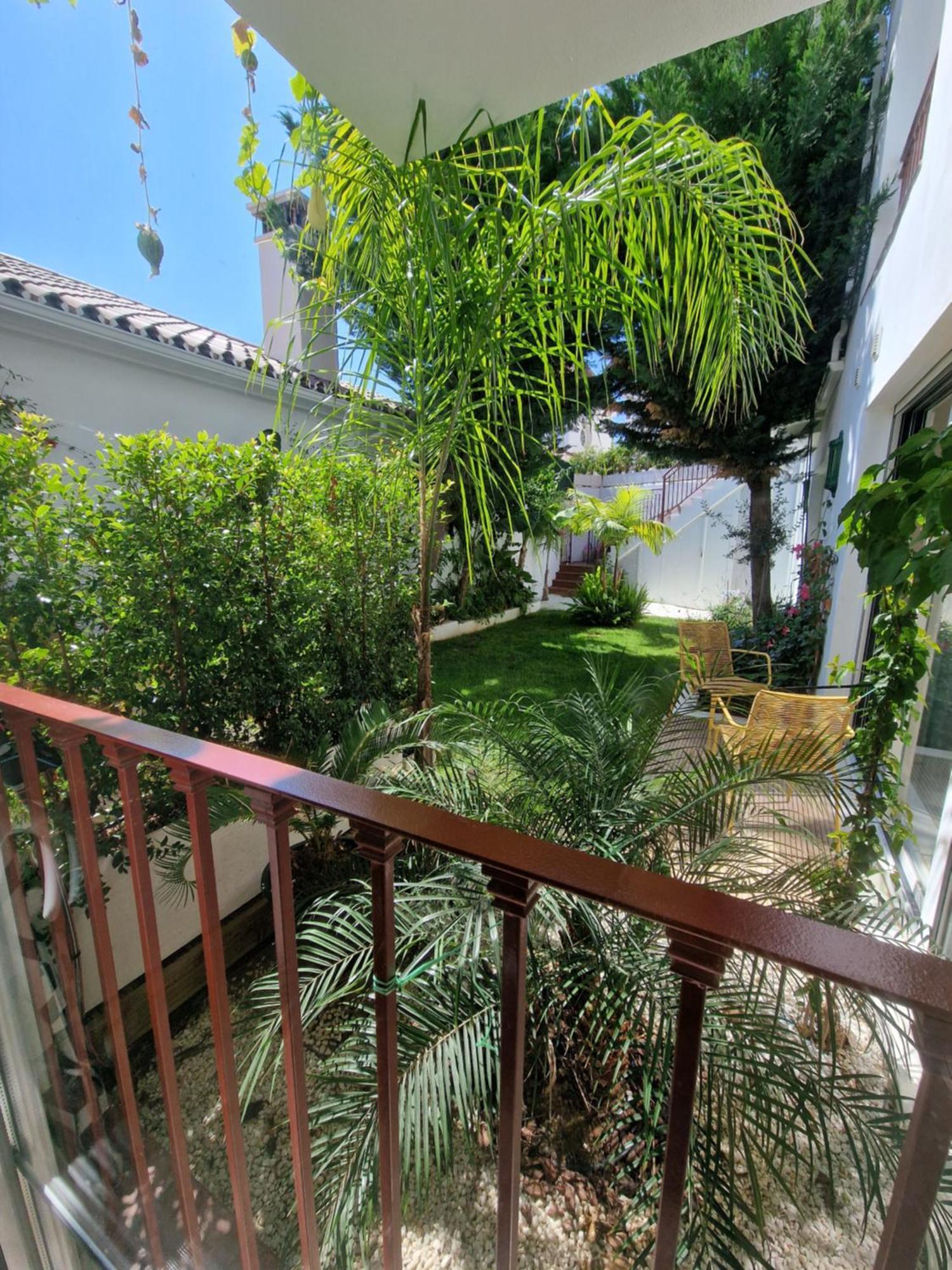 شقة Sun & Palms - Cozy Flat In Quiet Neighbourhood With A Great Pool Area مالقة المظهر الخارجي الصورة