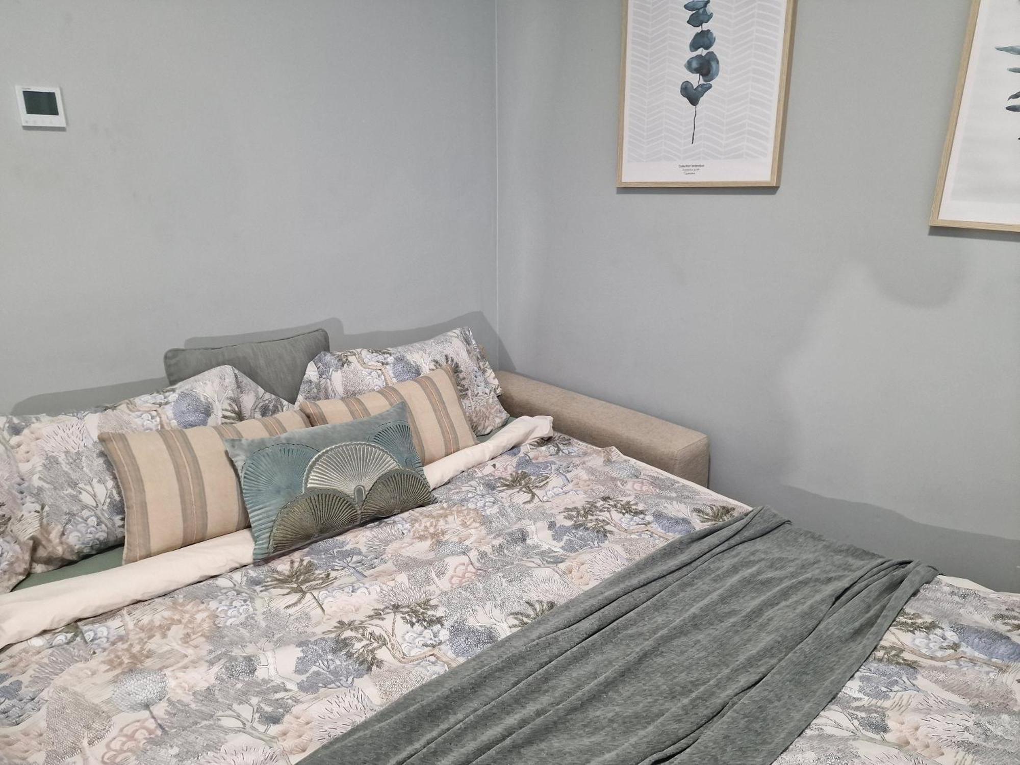شقة Sun & Palms - Cozy Flat In Quiet Neighbourhood With A Great Pool Area مالقة المظهر الخارجي الصورة